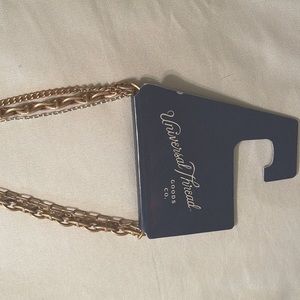 Universal thread necklace